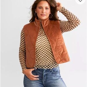 BKE Women's Rust Quilted Sleeveless Vest